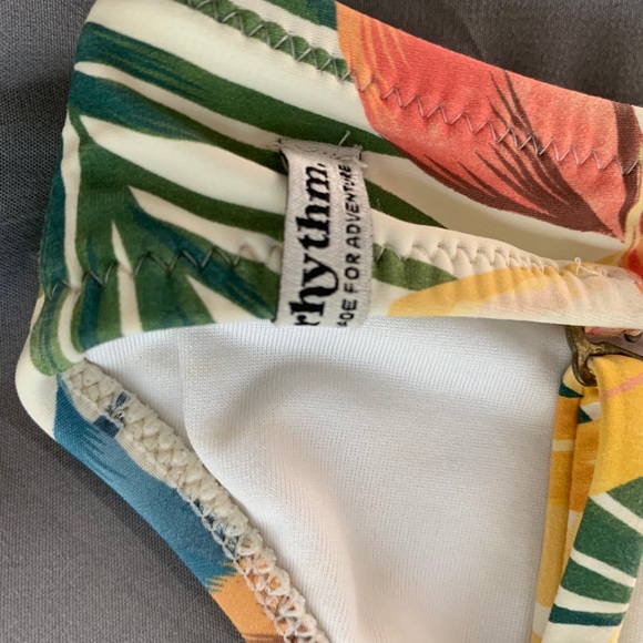 Tillys rhythm bikini top! - Picture 2 of 3